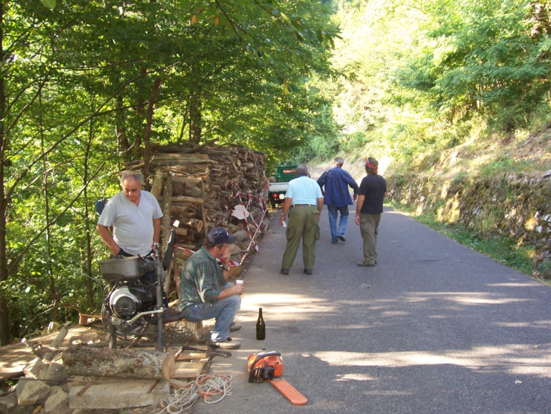  Image name: Persone110.jpg 
 width: 800 pixel 
 height: 601 pixel 
 Size: 547027 bytes 
 Click to enlarge 